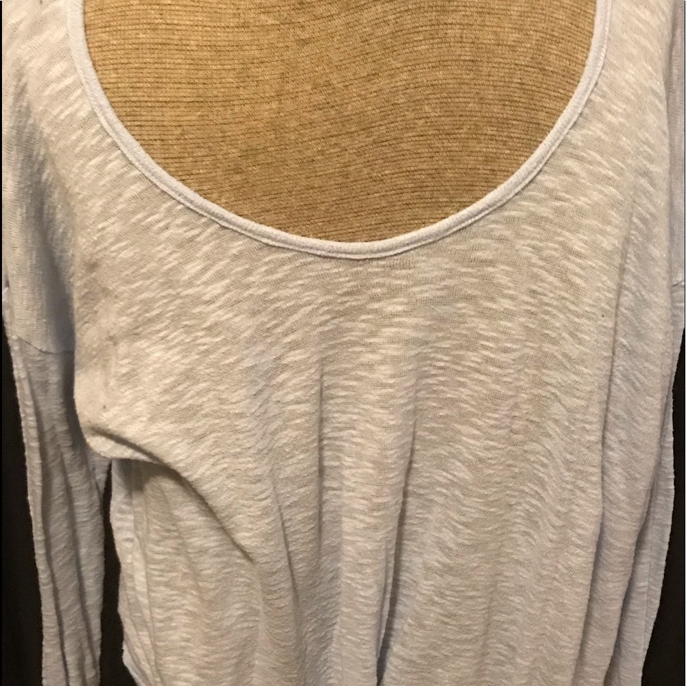 Light weight sweater
